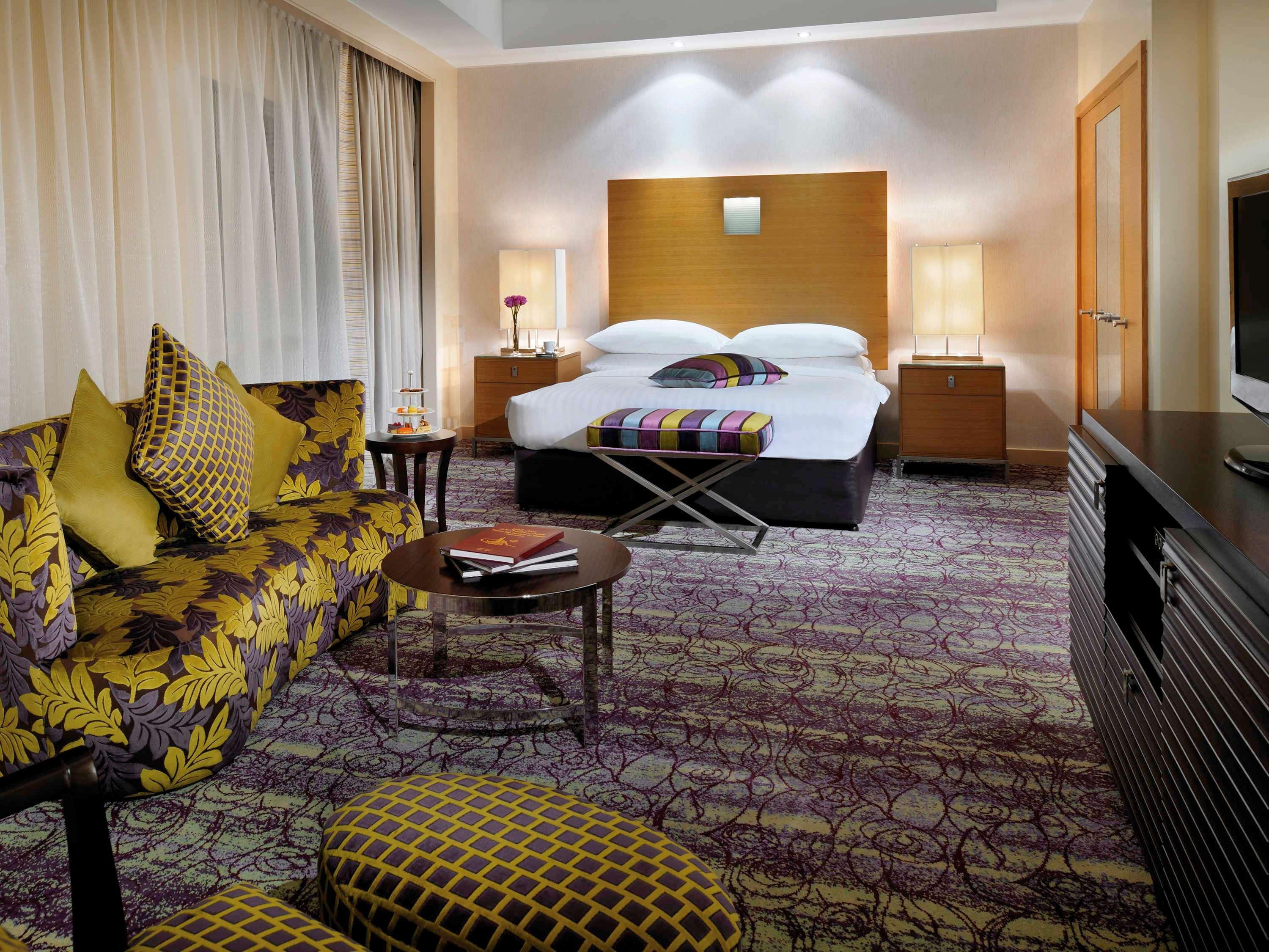 モーベンピック ホテル ウエスト ベイ ドーハ エクステリア 写真 A suite at the hotel