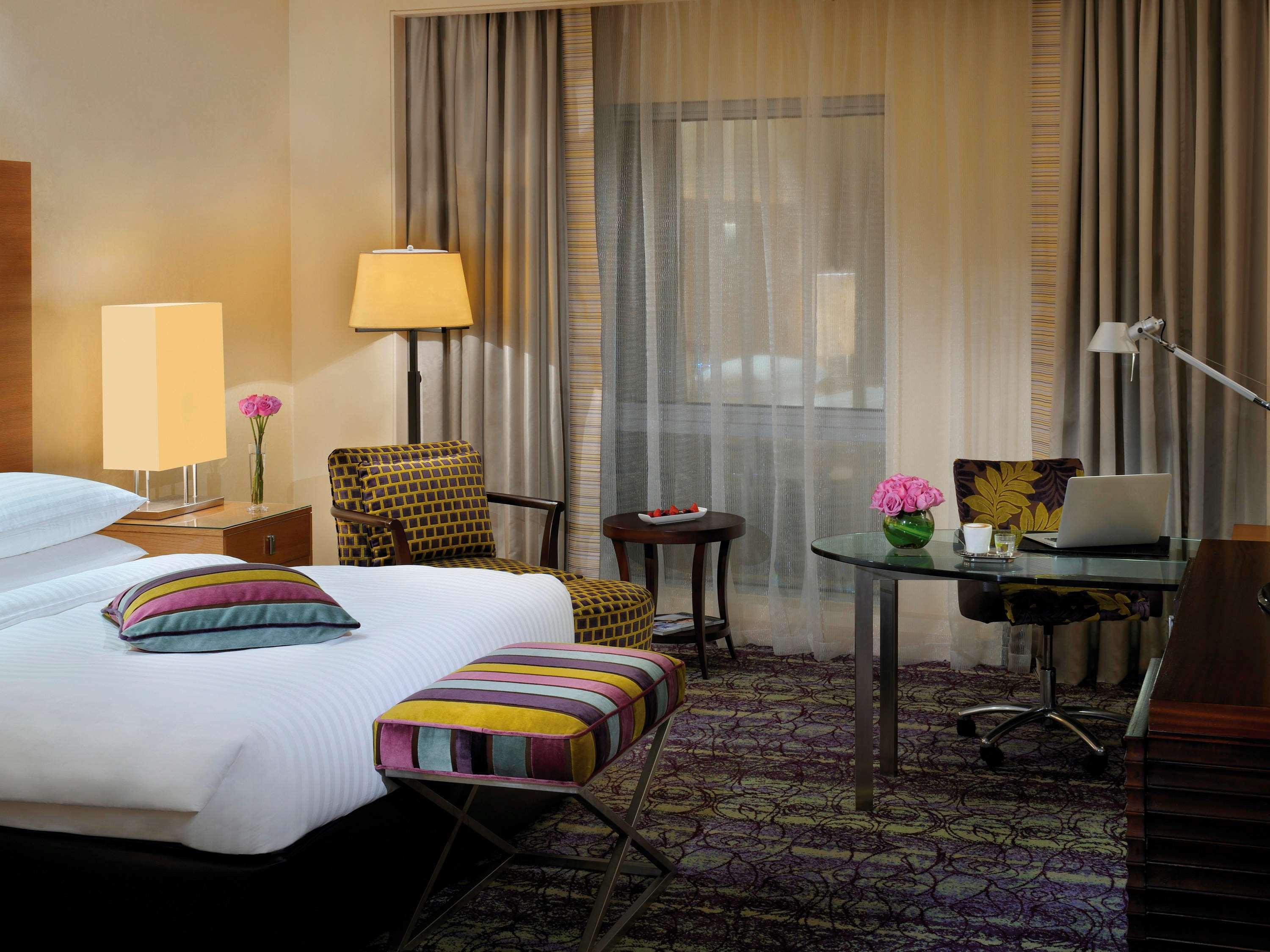 モーベンピック ホテル ウエスト ベイ ドーハ エクステリア 写真 A room at the Mandarin Oriental, Paris