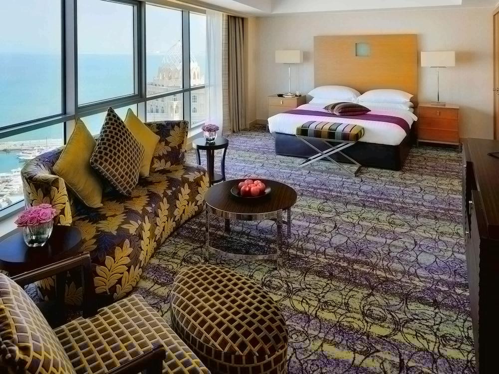 モーベンピック ホテル ウエスト ベイ ドーハ エクステリア 写真 A suite at the hotel