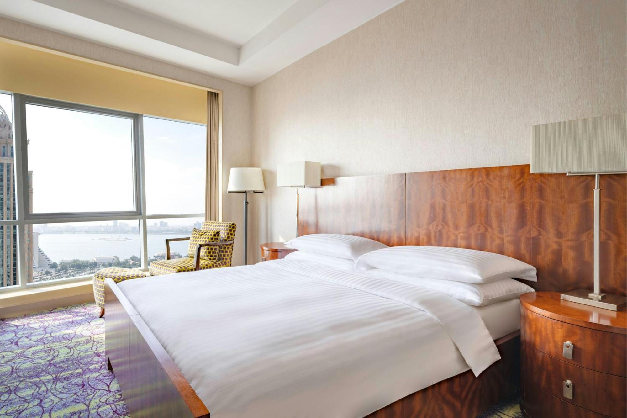 モーベンピック ホテル ウエスト ベイ ドーハ エクステリア 写真 A bedroom at the hotel